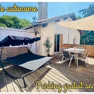 Appartement Beau T3 En Duplex Terrasse Et Parking Bien Placé